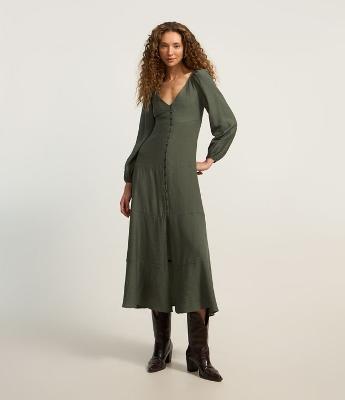 Vestido Evasê Longo em Crepe Texturizado com Decote Profundo