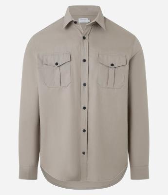 Camisa Comfort em Sarja Leve com 02 Bolsos