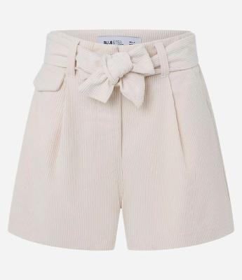 Short Curto em Veludo Cotelê com Pregas e Cinto de Amarração