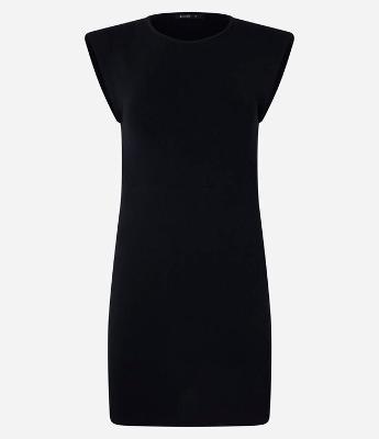 Vestido Curto em Tricô com Ombreira e Abertura nas Costas