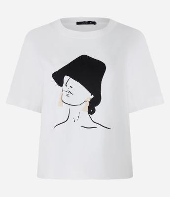 Blusa em Algodão com Estampa Mulher de Chapéu e Brinco