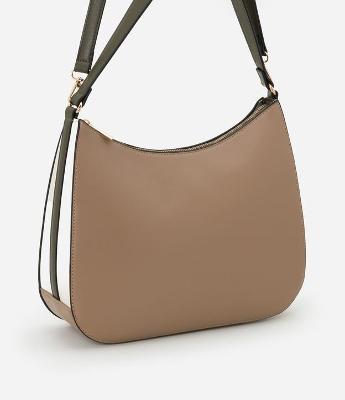Bolsa Hobo Média com Alça Longa Removível e Detalhe Laterais