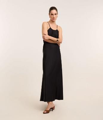 Vestido Longo em Cetim Texturizado e Costas Abertas