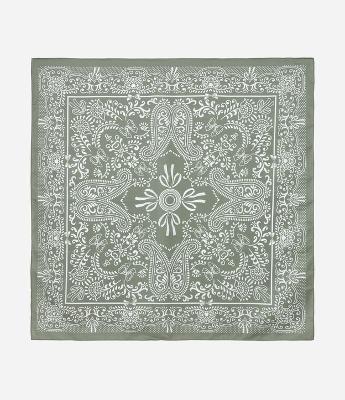 Lenço Quadrado em Cetim com Estampa Paisley