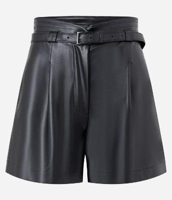 Short Cintura Alta em PU com Cinto Estreito e Pregas
