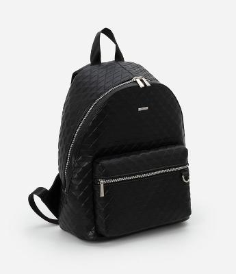Mochila com Bolso Frontal Texturizado e Detalhes de Níquel