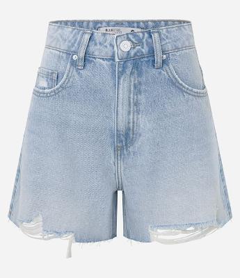 Short Midi Jeans com Puídos na Barra
