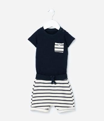 Conjunto Infantil com Bolsinho e Estampa Listrada - Tam 0 a 18 meses