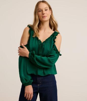 Blusa Bata em Chiffon e Cut Out nos Ombros