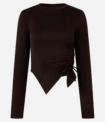 Blusa em Ribana com Barra Assimétrica e Puxadinho Lateral