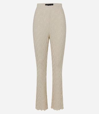 Calça Flare Texturizada com Frufru na Barra