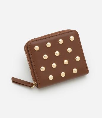 Carteira Pequena com Studs Contrastantes