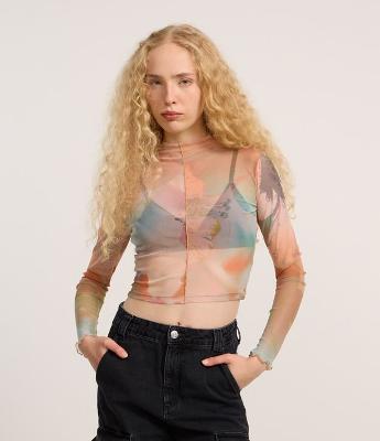Blusa em Tule Floral com Hibiscos e Golinha Alta