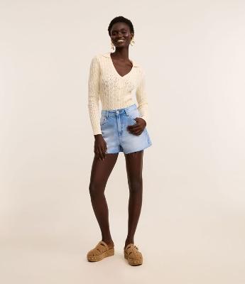 Short Jeans com Barra Desfiada