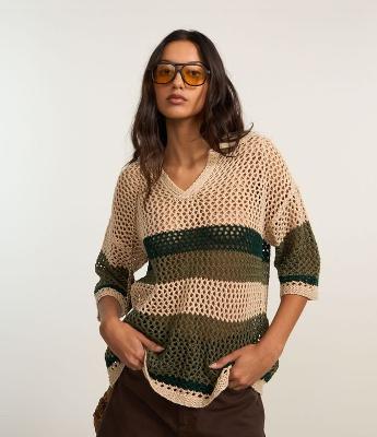 Camiseta em Tricô Texturizado e Gola Polo