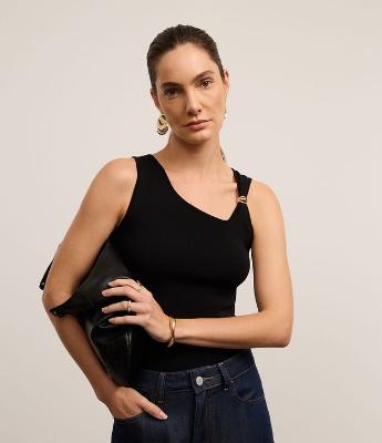 Blusa Canelado em Tricô com Detalhe Metalizado na Alça