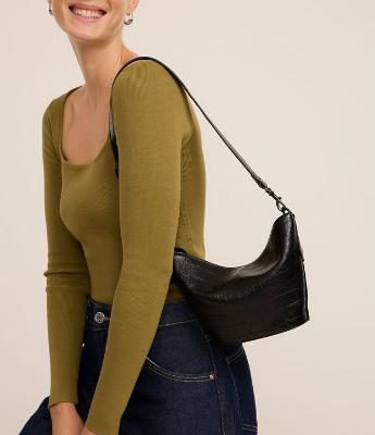 Bolsa Shoulder Pequena com Textura Croco e Alça Ajustável