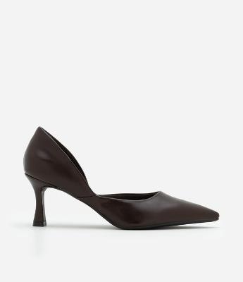 Sapato Scarpin com Recorte Lateral e Salto Flare