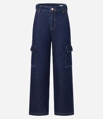 Calça Reta Comfort em Jeans com Bolsos Cargo