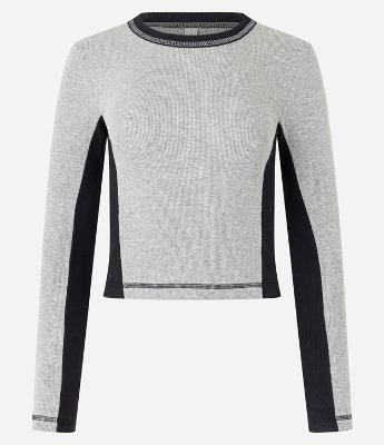 Blusa em Ribana com Detalhe de Recortes