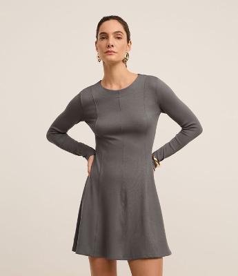 Vestido Evasê Curto em Ribana com Recortes