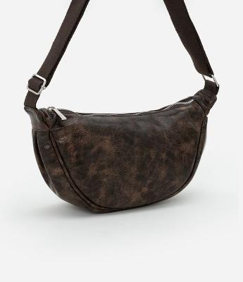 Bolsa Meia Lua Transversal Média Estonada com Alça de Gorgorão