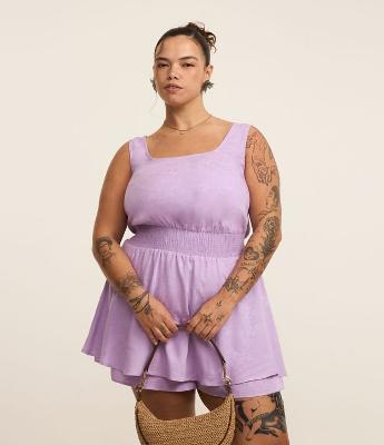 Macaquinho em Viscose com Sobreposição e Textura  Curve & Plus Size