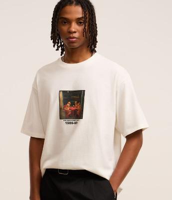 Camiseta Boxy em Algodão Estampa de Cachorros no Boteco e Lettering