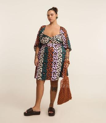 Vestido Curto com Decote Transpassado em Animal Print Curve & Plus Size