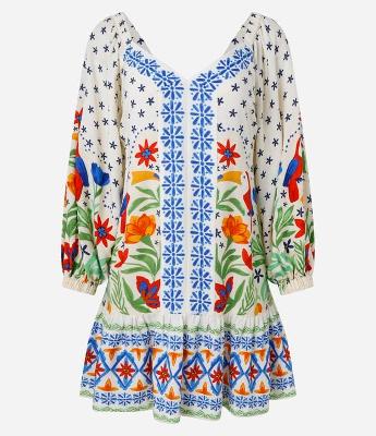 Vestido Curto em Chalis com Decote Coração e Estampa Floral