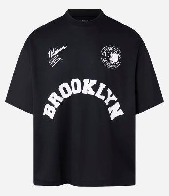 Camiseta Oversized com Estampa Localizada e Lettering Notorius BIG