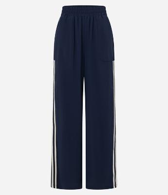 Calça Esportiva com Listra Lateral Contrastante e Bolsos