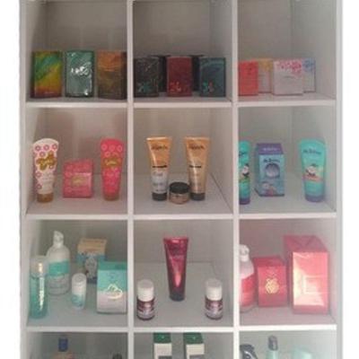 Kit Expositor com Armários Provador Balcões e Arara 9 Peças