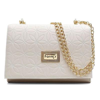 Bolsa Clutch Feminina Com Detalhe Costuras Florais E Alça Dupla De Corrente