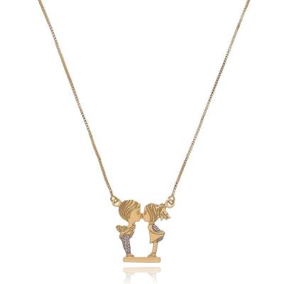 Colar Bonequinhos Se Beijando Com Detalhes Em Rodium E Folheado Em Ouro 18k