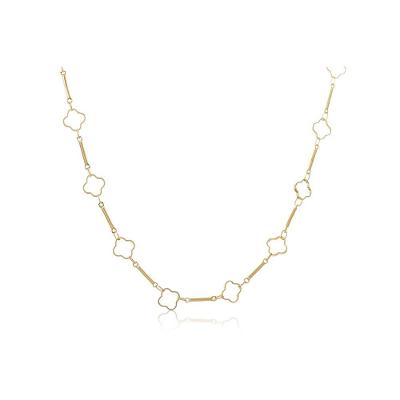 Colar Com Corrente Detalhada Com Flor Vazada Folheado Em Ouro 18k