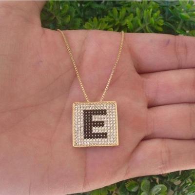 Gargantilha Letra Inicial Cravejada Com Micro Zircônias Banho De Ouro