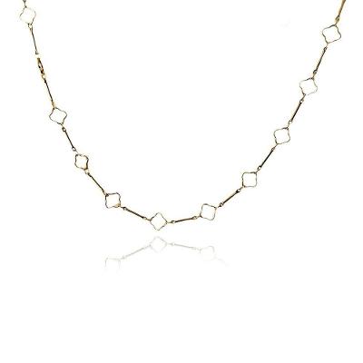 Colar Curto Flor Vazada Folheada Em Ouro 18K