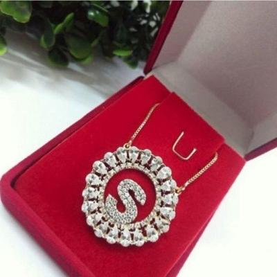 Gargantilha Mandala Inicial Cravejada Com Zircônias Banhada A Ouro