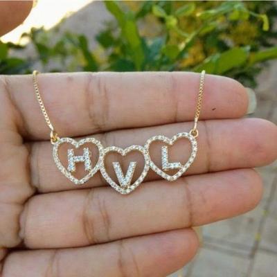 Gargantilha Corações Com Iniciais Cravejados Com Zircônias Banhado A Ouro 18k