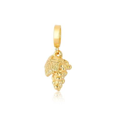 Charm Cachinho De Uvas Revestido Em Ouro