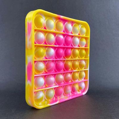 Pop It Tie Dye Quadrado Anti Stress Amarelo E Rosa