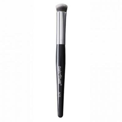 Macrilan Pincel Profissional Kabuki Para Corretivos A31 – Linha Max