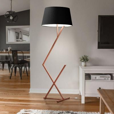 Luminária De Chão Roma Cúpula Cone E Pés De Ferro Luxo Cobre/Preto