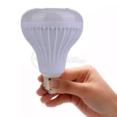 Lâmpada Led 12W E27 Rgb Colorida Com Caixa De Som