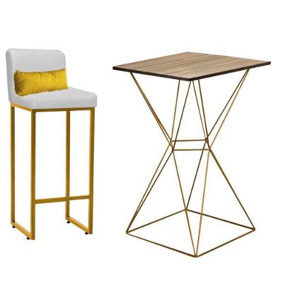 Kit Mesa E 1 Banqueta Ferro Dourado Corino Branco E Almofada Amarelo - Ahazzo Móveis
