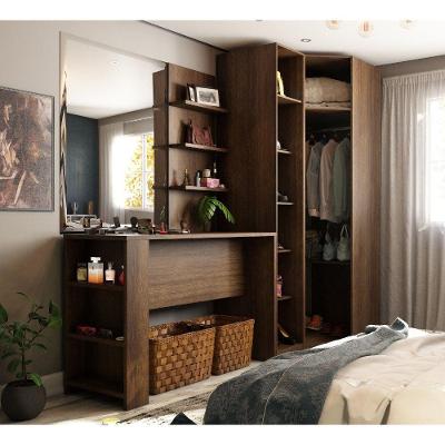 Guarda Roupa Prateleiras E Bancada Com Painel Dourado Com Nogueira