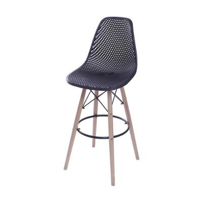 Banqueta Eames Dsw Colmeia Em Polipropileno Preta Base Madeira