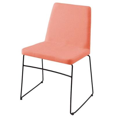 Cadeira Paris Daf Móveis Multilaminada Revestida Em Espuma Linho Coral Base Aço Carbono Preto