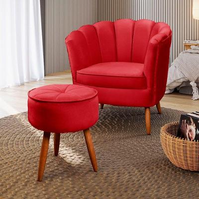 Poltrona Decorativa Com Pés De Madeira Vermelho